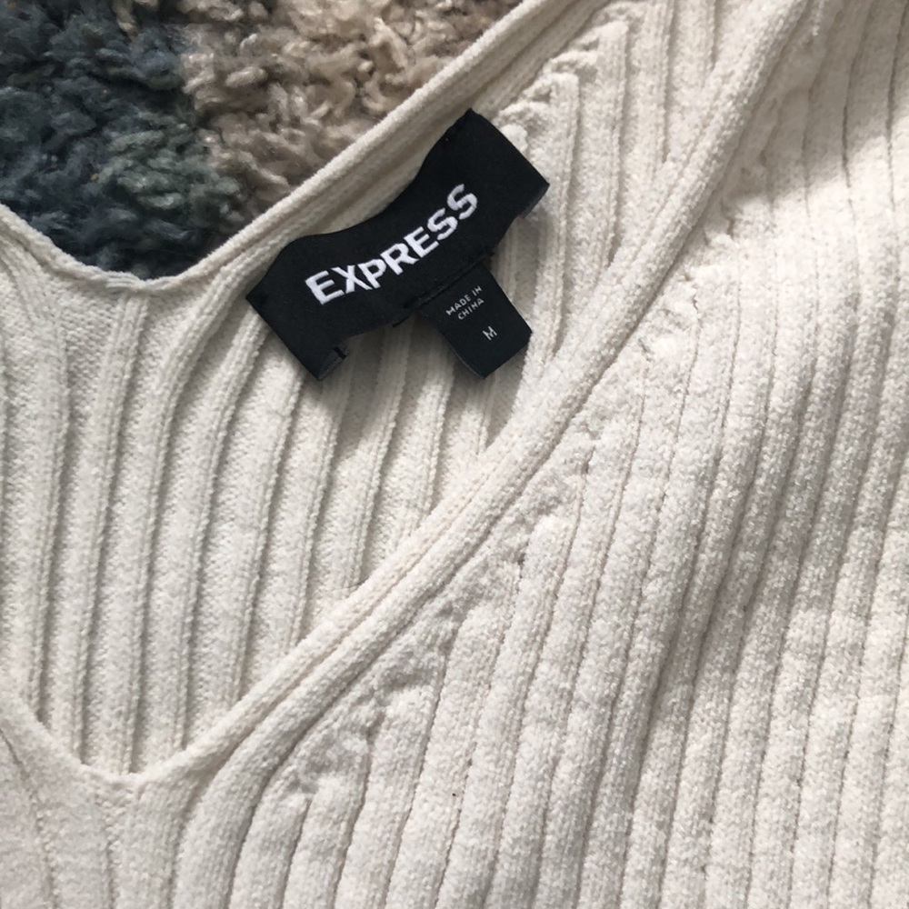 Express Sweater - Picture 3 of 3
